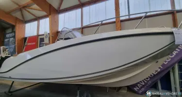Quicksilver  675 Open Smart Pack