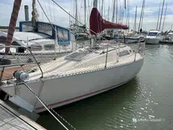 Beneteau First 27