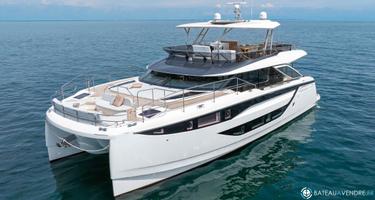 Prestige Yachts M8