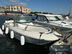 Sessa Marine Key Largo 25
