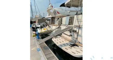 Hatteras  43 Motor Yacht