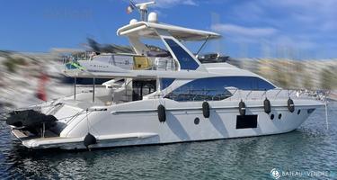 Azimut  66