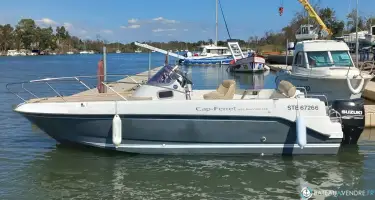 B2 Marine Cap Ferret 652 Day Cruiser