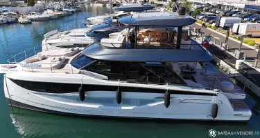 Prestige Yachts M7