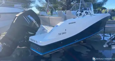Quicksilver Activ 675 Open