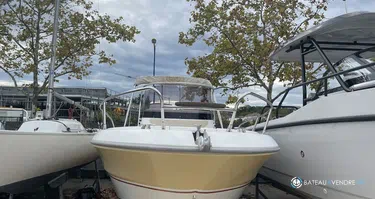 Sessa Marine Key Largo 20 Deck