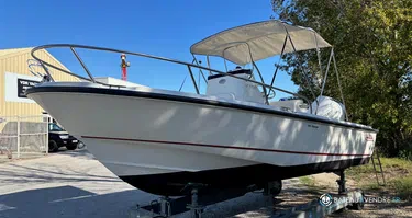 Boston Whaler  190 Outrage