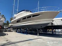 Prestige Yachts  560 Fly
