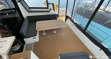 Lagoon  42