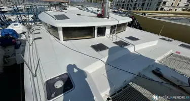 Lagoon  421