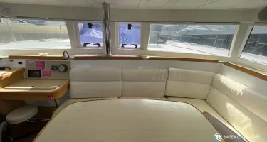 Lagoon  421