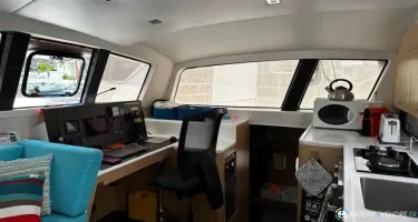 Outremer  51