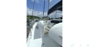 Lagoon  450 F