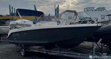 B2 Marine Cap Ferret 650