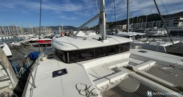 Lagoon  450 F