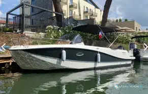 Quicksilver Activ 755 Sundeck