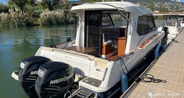 Beneteau Antares 880