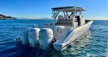 Pursuit  S 408 Sport