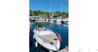 B2 Marine Cap Ferret 552 DC