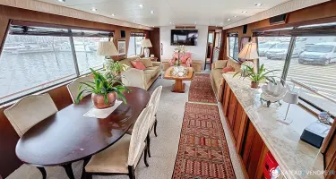 Hatteras  85