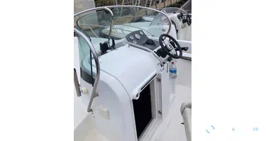 Sessa Marine Key Largo 20 Deck