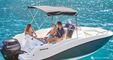 Quicksilver Activ 555 Open