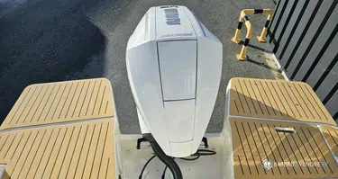 Quicksilver Activ 755 Sundeck