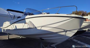 Quicksilver Activ 755 Sundeck