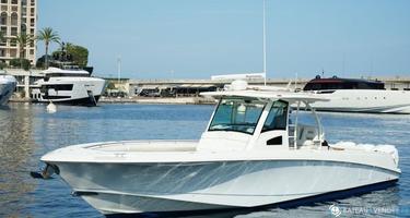 Boston Whaler  370 Outrage