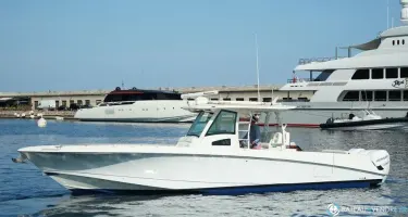 Boston Whaler  370 Outrage