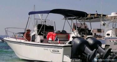 Boston Whaler  24 Outrage