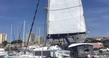 Lagoon  400