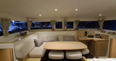 Lagoon  400