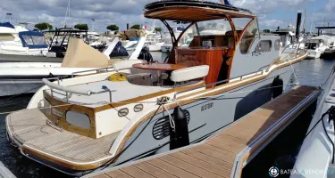 Beacher V12
