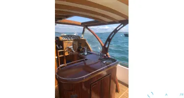Beacher V12