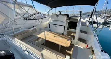 Quicksilver Activ 875 Sundeck