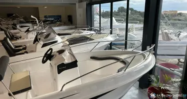 B2 Marine Cap Ferret 155 Fishing