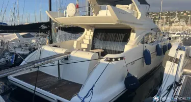 Azimut  62