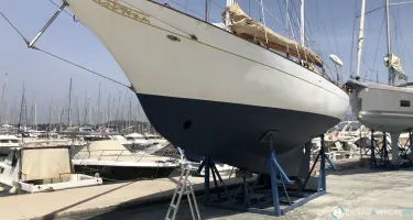Cheoy Lee Clipper 42