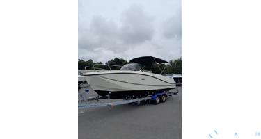 Quicksilver Activ 755 Sundeck