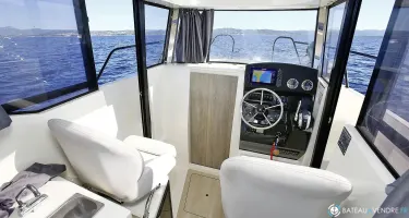 Quicksilver Activ 805 Pilothouse