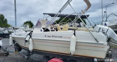 B2 Marine  552 Open