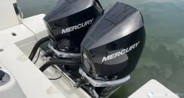 Quicksilver Captur 905 Pilothouse