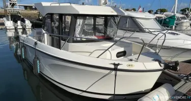 Quicksilver Captur 705 Pilothouse