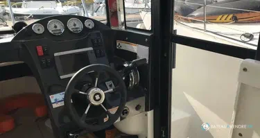 Quicksilver Captur 755 Pilothouse