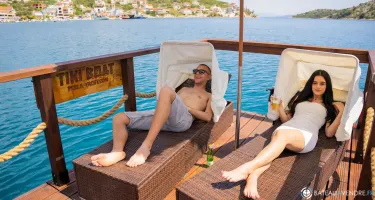 Perla Tiki boat 50