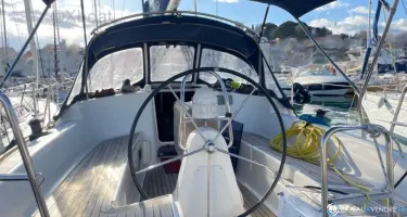 Dufour  325