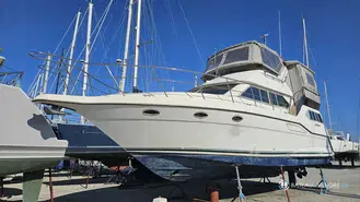 Cruisers Yachts 3850 AFT