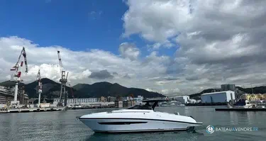 Rio Yachts Daytona 35 Bow rider