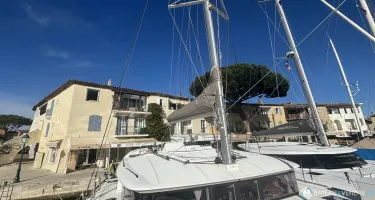 Lagoon  450 F